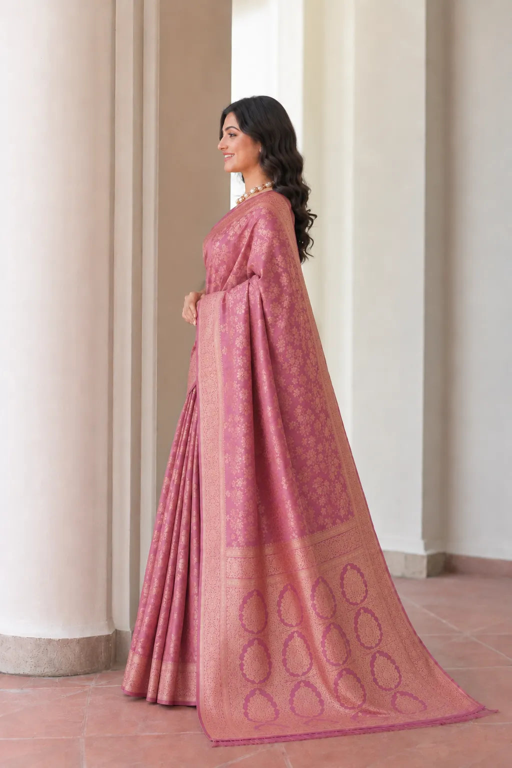 Royal Mauve Pink Banarasi Silk Saree with Floral Jaal Weaving & Rich Zari Pallu