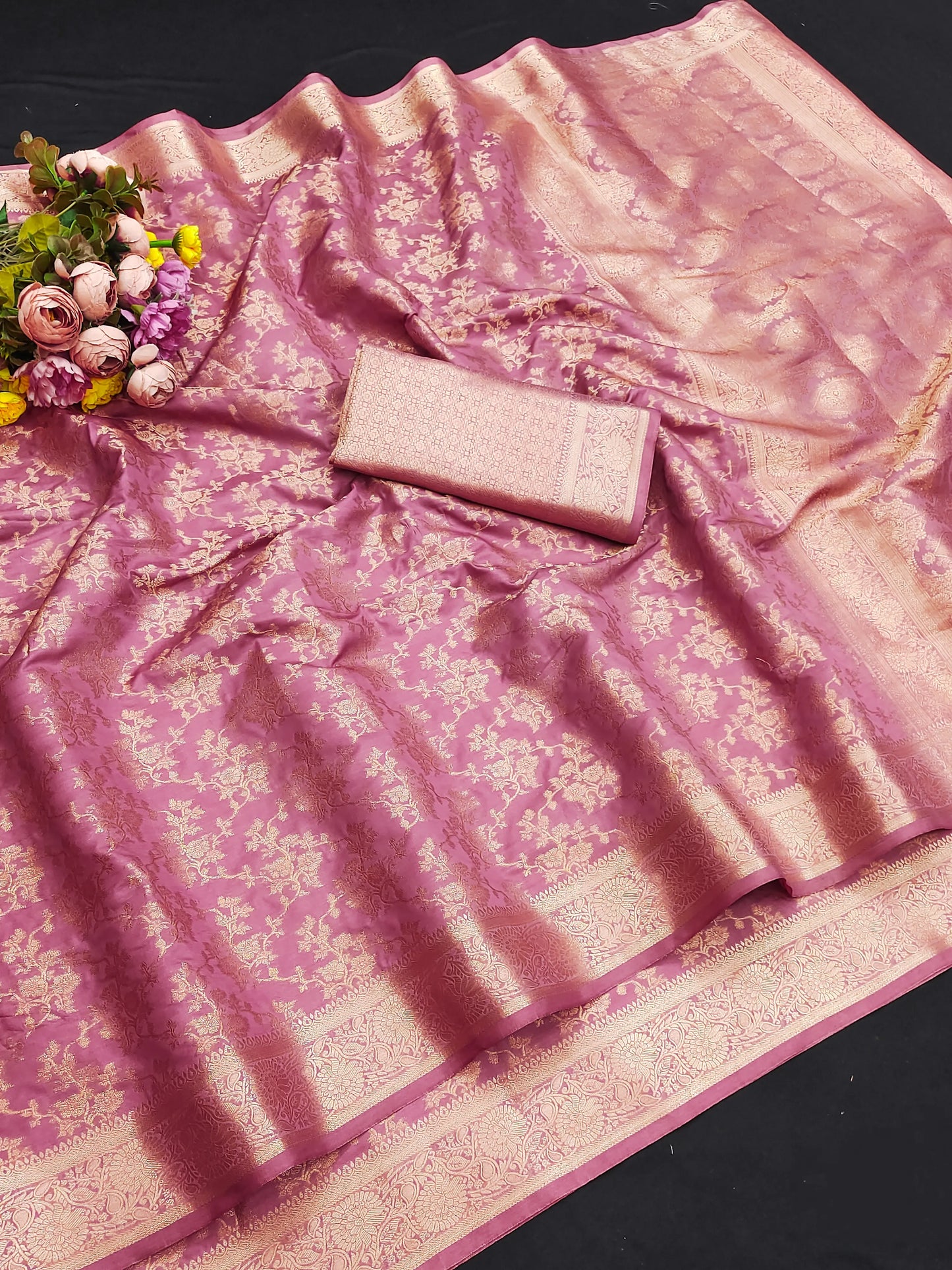 Royal Mauve Pink Banarasi Silk Saree with Floral Jaal Weaving & Rich Zari Pallu