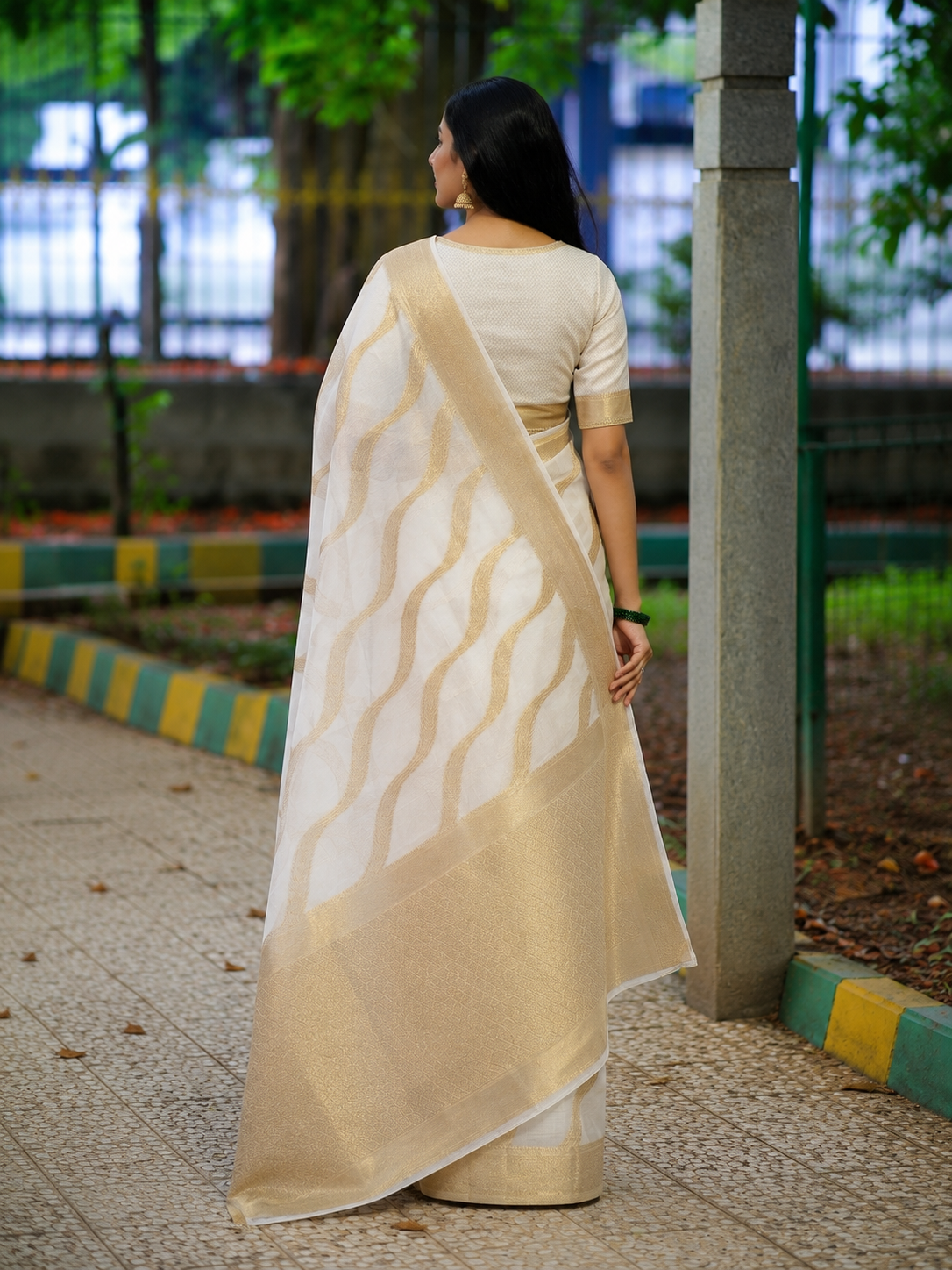 Elegant Off White Gold Zari Woven Saree with Rich Border | Premium Festive & Wedding Wear